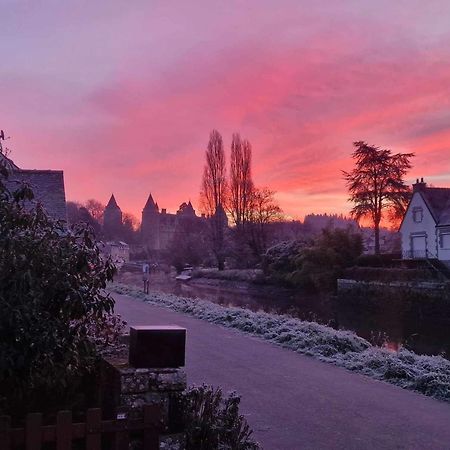 Gîte - Et à côté coule une rivière Josselin Esterno foto