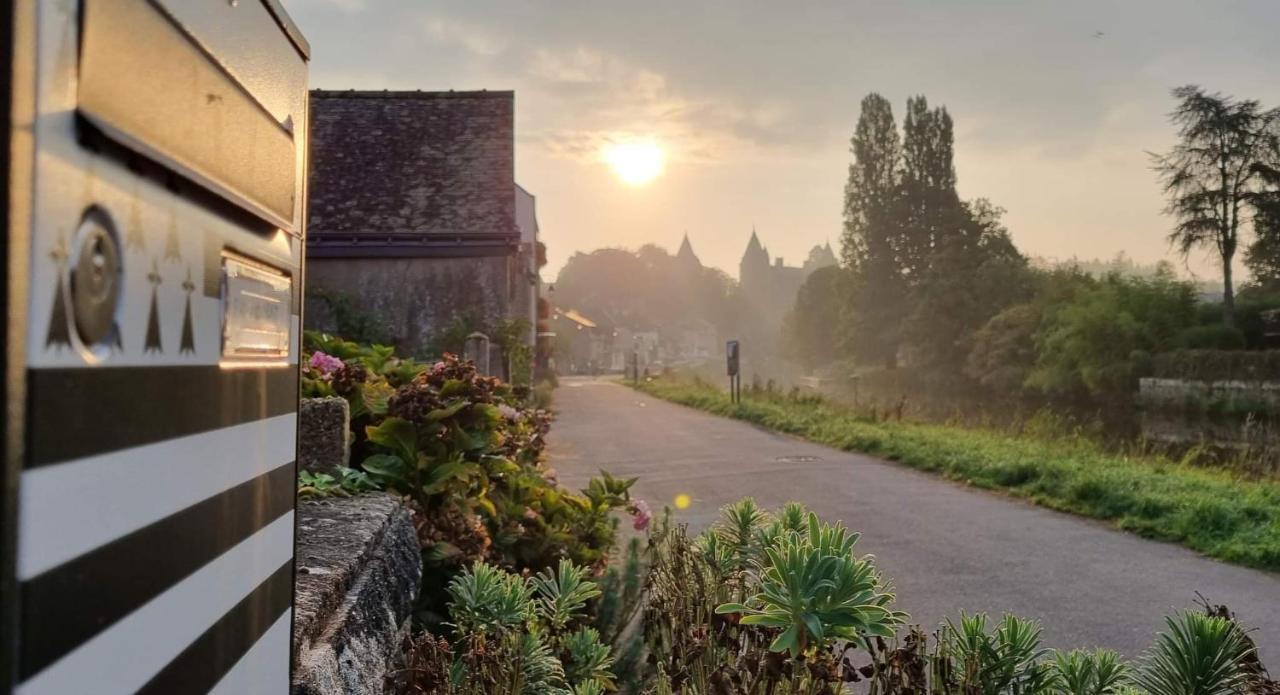 Gîte - Et à côté coule une rivière Josselin Esterno foto