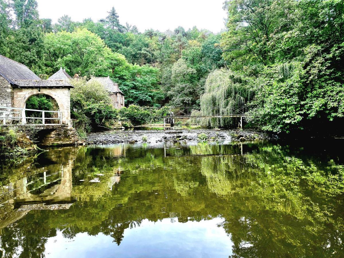 Gîte - Et à côté coule une rivière Josselin Esterno foto