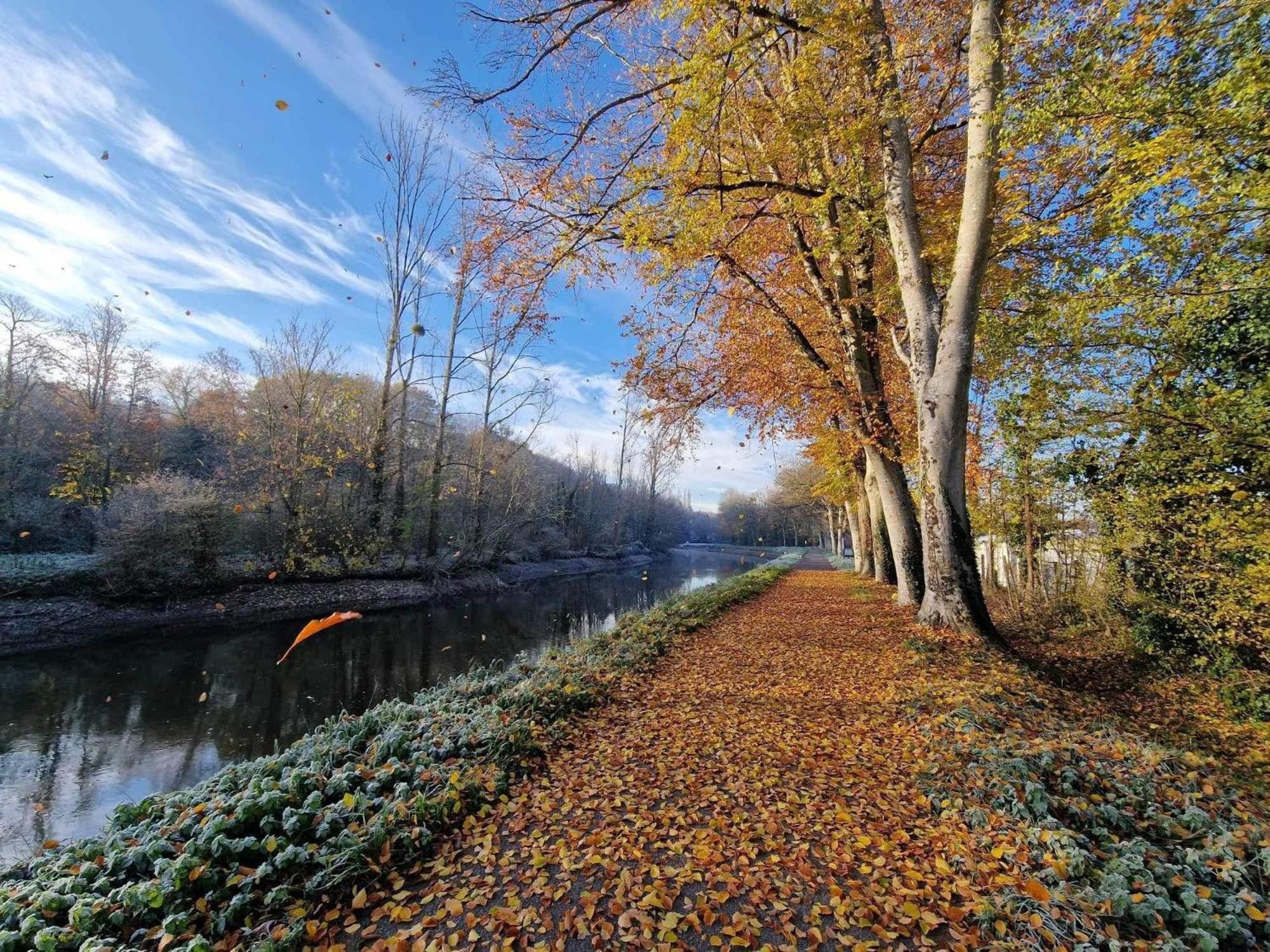 Gîte - Et à côté coule une rivière Josselin Esterno foto
